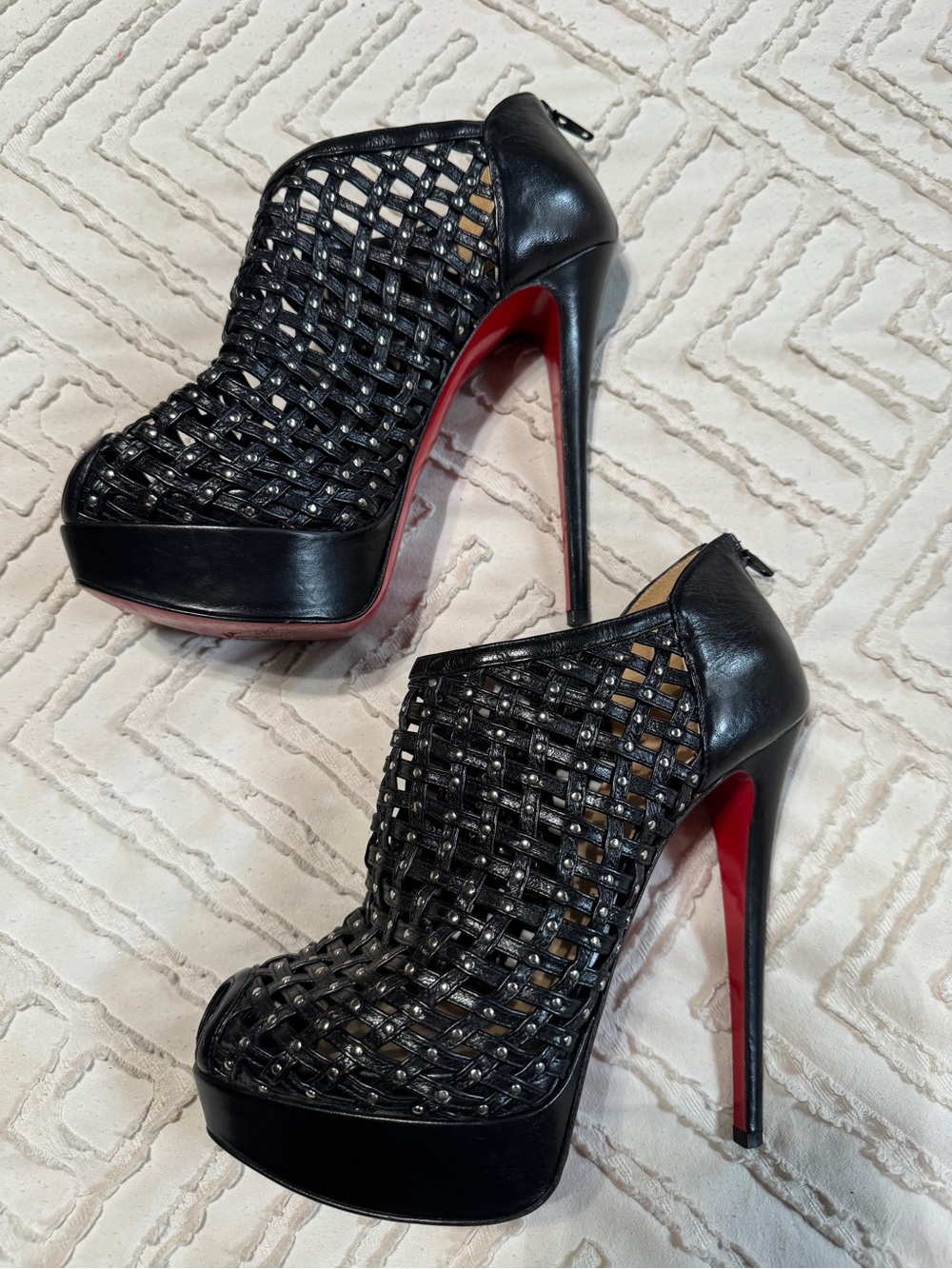 🤩 Christian Louboutin caged platform booties. Size 38